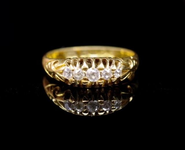 Edwardian diamond and 18ct yellow gold ring five old cut dia...