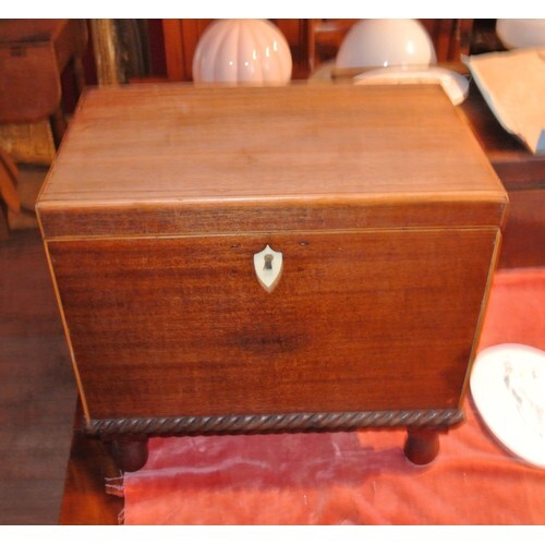 Edwardian mahogany small cellarette with sectioned interior,...