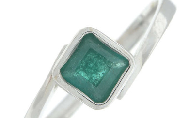 Emerald single-stone ring