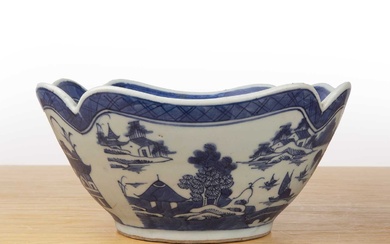 Export blue and white porcelain square bowl Chinese, circa 1800...