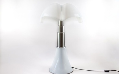 GAE AULENTI (1927-2012) & MARTINELLI LUCE Lampe télescopique grand modèle « Pipistrello » à corps...