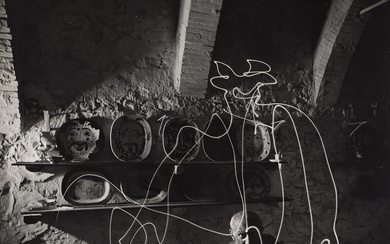 GJON MILI (1904-1984) Pablo Picasso Drawing with Light.