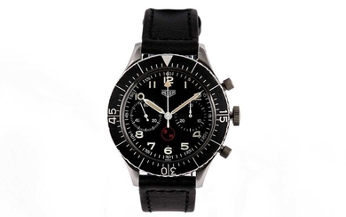 HEUER. RARE AND WELL PRESERVED VINTAGE MILITARY CHRONOGRAPH.