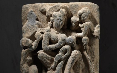 Hariti Art du Gandhâra, ca 2°-5° siècle Schiste.… Calendrier Art Précolombien - Art d’Asie - Nouvelle… Lot n° 53