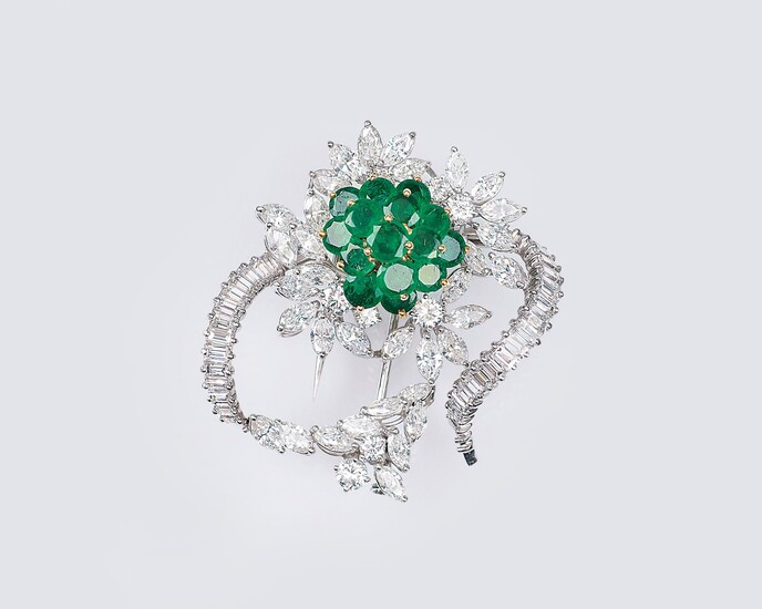 Juwelier Wilm est. 1767, Hamburg. A Vintage Flower Brooch with Emeralds and Diamond.