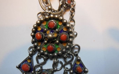 Kabyle pendant/fibula necklace (1) - Cloisonne enamel, Coral, High-grade silver - Algeria - Early 20th century