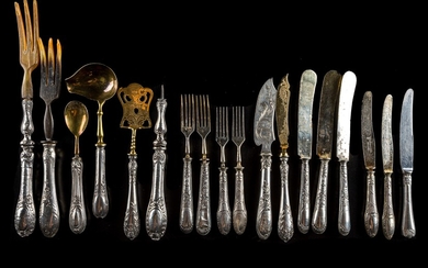 Lot of eighteen cutlery with silver handles