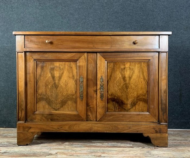 Louis Philippe period buffet in solid walnut - Wood - Early 19th century
