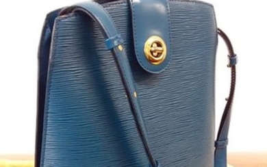 Louis Vuitton - Cluny Shoulder bag