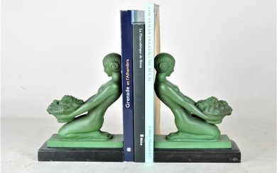 Max le Verrier - Bookends, Picking