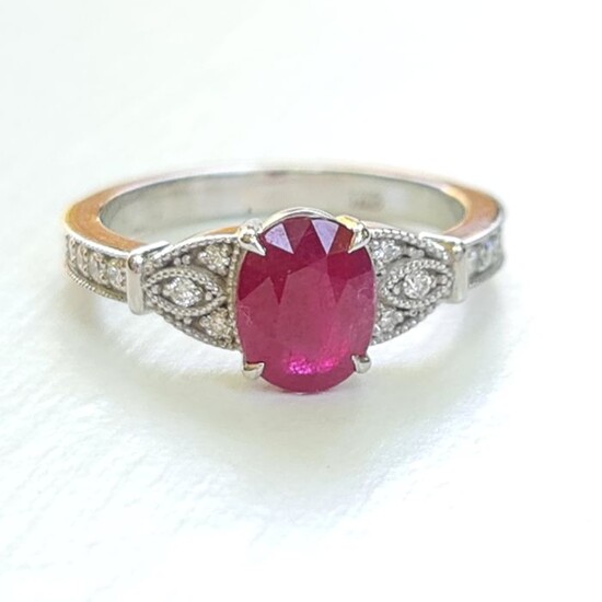 Natural Ruby ring with Diamonds - IGI Certificate - 14 kt. Yellow gold - Ring - 1.62 ct Ruby - Diamond, 0.30 D-F/VVS
