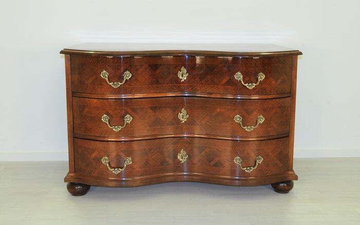 Neo-Baroque chest of drawers with brass handles - Walnut - 19th century