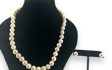 New-Old-Stock Cultured Pearls Necklace