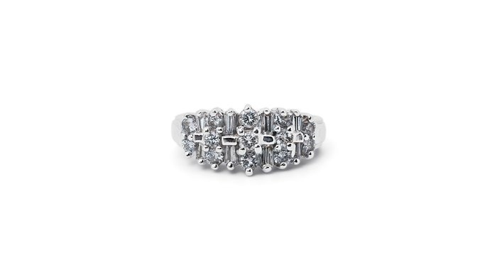 No Reserve Price--IGI Certificate - 1.04 total natural diamond carat - 14 kt. White gold - Ring - 0.64 ct Diamond - Diamonds