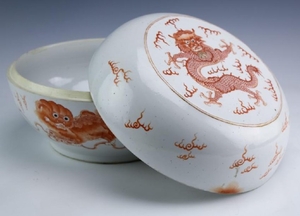 Old Chinese Porcelain 4 Toed Dragon Lidded Jar Box