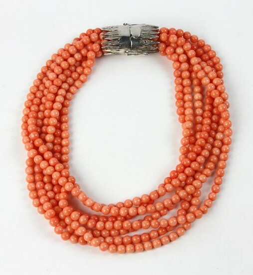 Old Exceptional Natural Coral Necklace