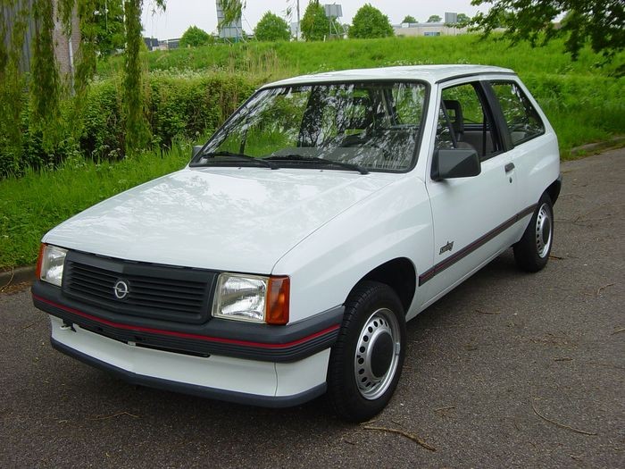 Opel - Corsa A - 1989
