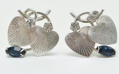 Pair of sterling silve earrings. Two overlapping hearts