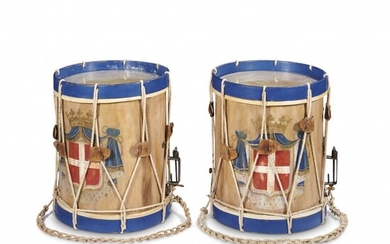 Paire de tambours de parade du 19e-20e siècle Bois peint aux armoiries de la Savoie...