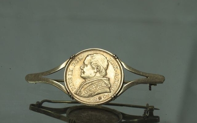 Pièce de 20 lires en or, 1868. Montée en broche (18K). Poids : 9,63 g...