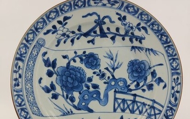 Plate (1) - Blue and white - Porcelain - Garden - Kangxi plate with garden scene - China - 17th - 18th century