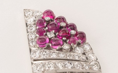 Platina Medallion Set with Diamonds and Ruby Stones