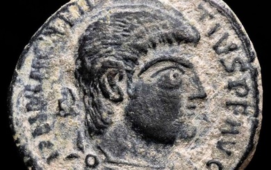 Roman Empire. Magnentius (AD 350-353). Maiorina Trier mint. VICTORIAE DD NN AVG ET CAES // TRS