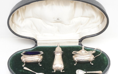 ENGLISH STERLING BOXED CONDIMENT SET