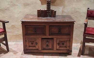 SMALL BUFFET in walnut opening by five drawers...