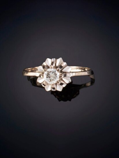 SMALL SOLITAIRE OF 0.17 CT APPROX. Antique saddle in 18k white gold Departure: 300,00 Euros. (49.916 Ptas.)