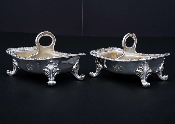 Salt cellar (2) - .950 silver, Silver gilt - Maison ODIOT (active 1825-1894) - France - Mid 19th century