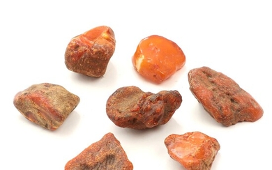SOLD. Seven unpolished lumps of amber. Total weight app. 268 g. L. 5-7.5 cm. (7) – Bruun Rasmussen Auctioneers of Fine Art