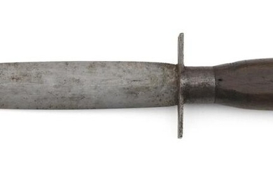 KNIFE WITH WHALEBONE AND WOOD HANDLE 19th Century...