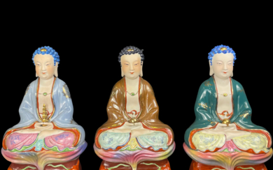 粉彩雕三佛三件一组 THREE PIECES OF FAMILLE ROSE FIGURINES BUDDHA