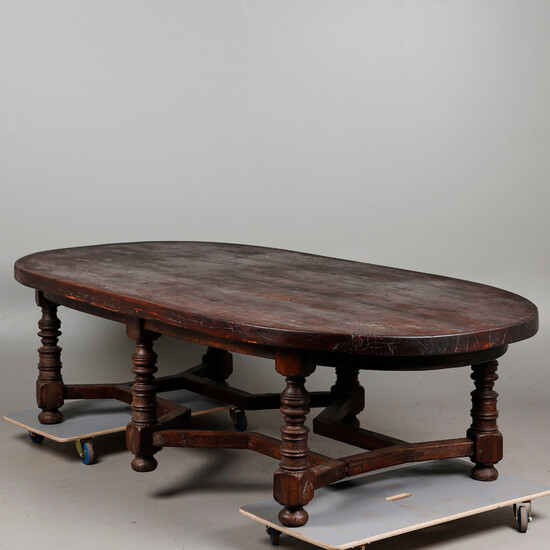 Table / dining table, wood, around 1800.