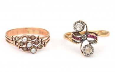 Two gold rings, ca. 1900. One 14 karat gold featuring seed pearls. The other an 18 karat gold Art Nouveau ring in ribbon design, set with rubies and rose cut diamonds. Gross weight: 4.3 g.