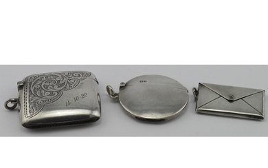 Two silver vesta cases hallmarked Birm. 1919 & Chester 1905 ...