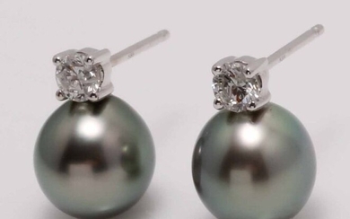 United Pearl - 14 kt. White Gold - 8x9mm Silvery Green Tahitian Pearl Drops - Earrings - 0.25 ct