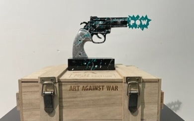 Van Apple - Art Against War - The Black Amex Love Gun