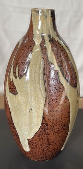 Vase - Ceramic - signed by 俊允 - Japan - Shōwa period (1926-1989)