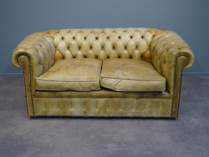 (-), leren Chesterfield 2-persoons bank, h. 75, br....