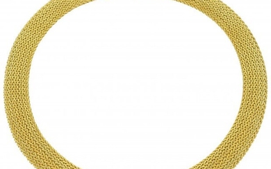 10054: La Triomphe Gold Necklace Metal: 18k gold Mark