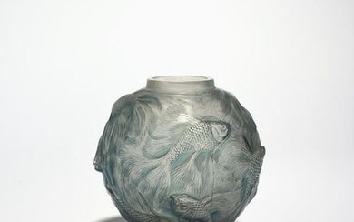 Formose' no.934 a Lalique cased opalescent glass v…