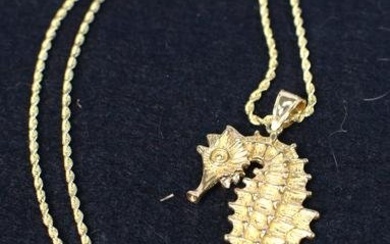10K YELLOW GOLD ROPE DESIGN WITH SEAHORSE PENDANT