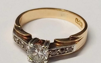 18CT GOLD DIAMOND SINGLE STONE RING WITH DIAMOND SET SHOULDE...