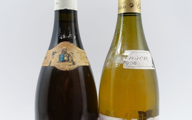 2 bouteilles 1 bt : BEAUNE 1998 (blanc) 1er cru Clos des Mouches. Domaine Chanson (étiquette très abimée, très déchirée)