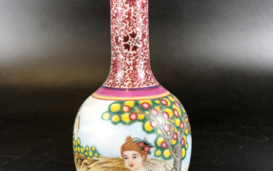 二十世纪珐琅彩洋画小花瓶 20THC FALANGCAI ENAMELLED WESTERN PAINTING SMALL VASE