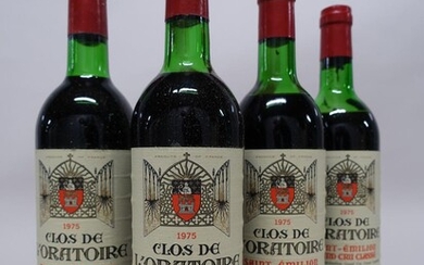 24 bouteilles CLOS DE L'ORATOIRE 1975 GCC Saint Emilion (niveaux entre basse épaule et légèrement bas