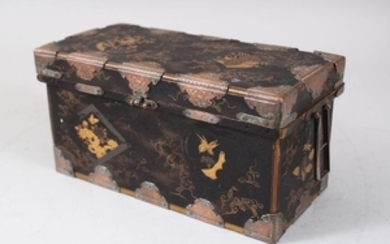 A JAPANESE LATE MEIJI PERIOD LACQUER LIDDED BOX, with a