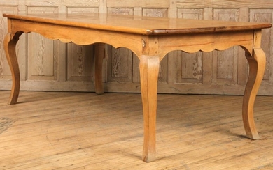 FRENCH COUNTRY PINE DINING TABLE